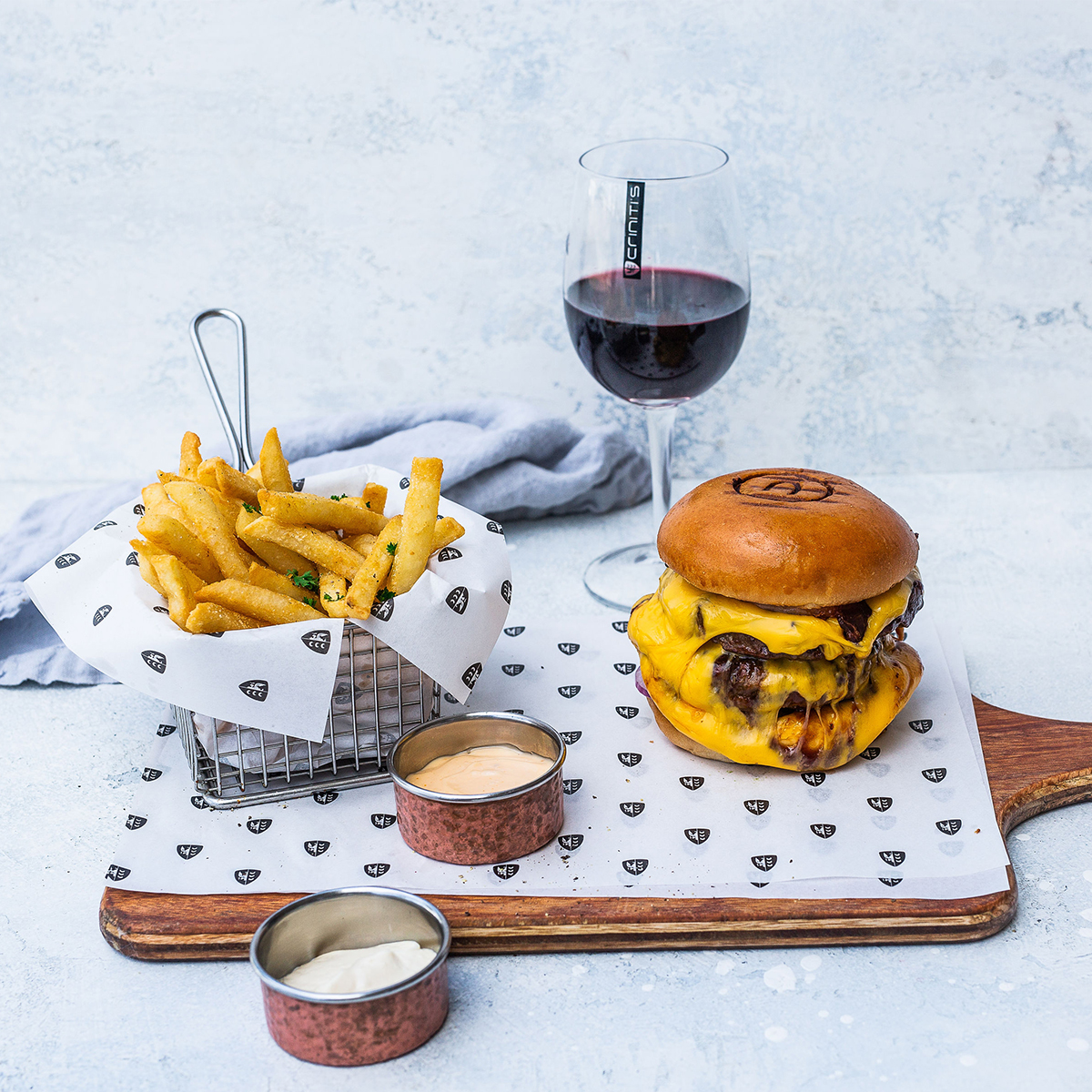 Criniti's classic burger